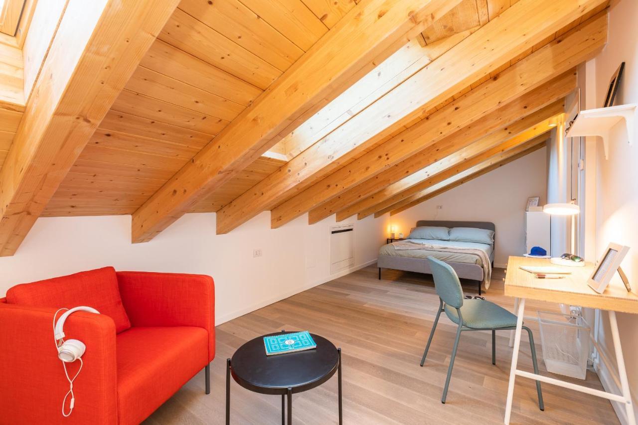 Joivy Contemporary Apartments In Historical Giambellino-Lorenteggio Milão Exterior foto