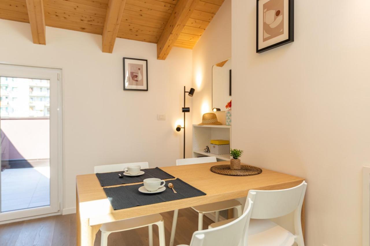 Joivy Contemporary Apartments In Historical Giambellino-Lorenteggio Milão Exterior foto